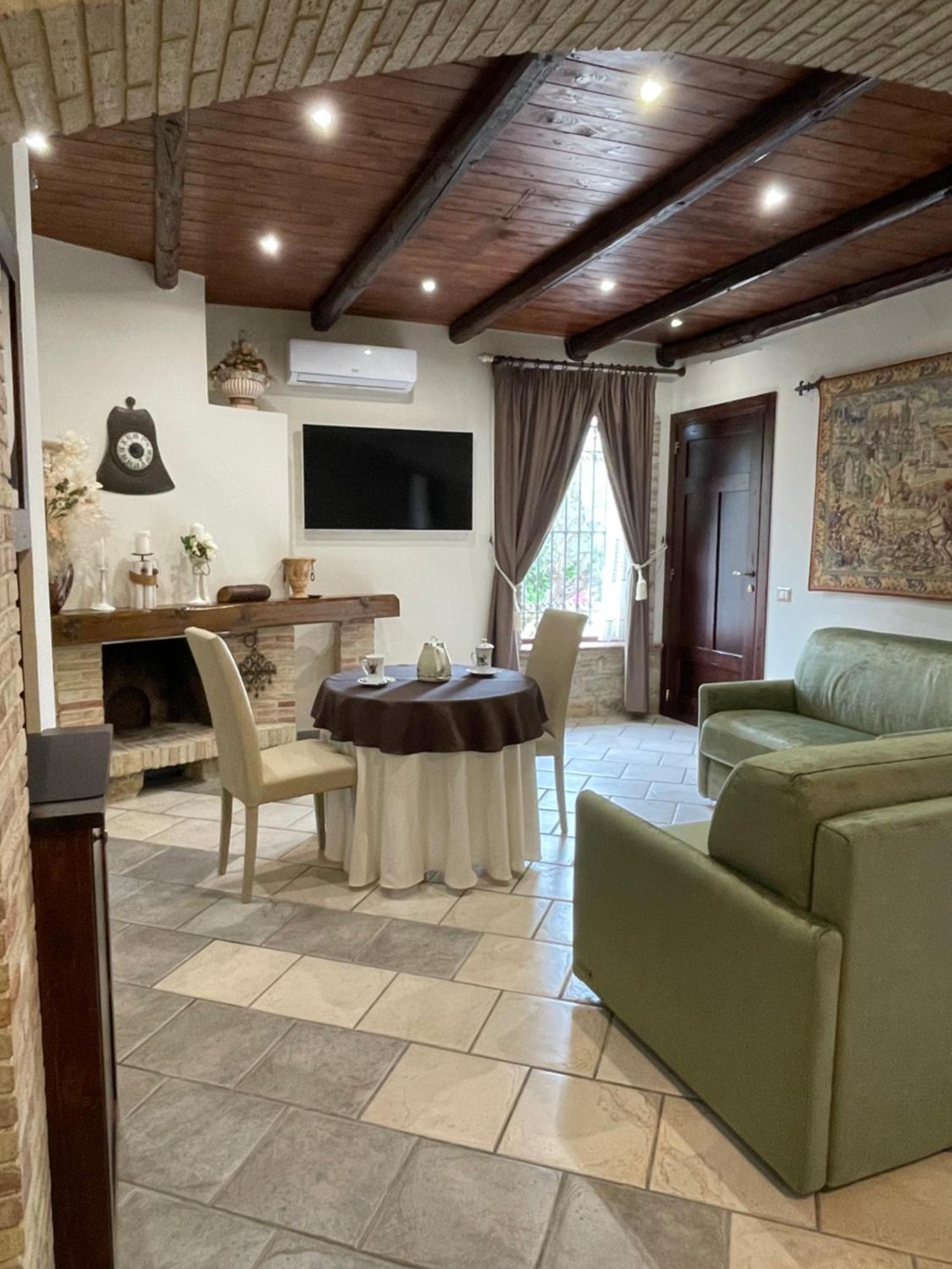 Villa Russo Калтанисета Екстериор снимка