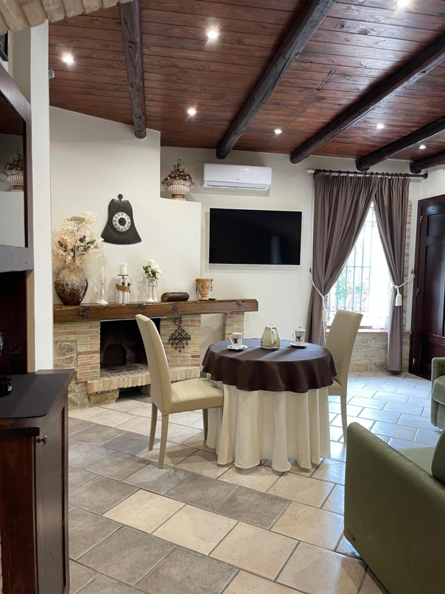 Villa Russo Калтанисета Екстериор снимка
