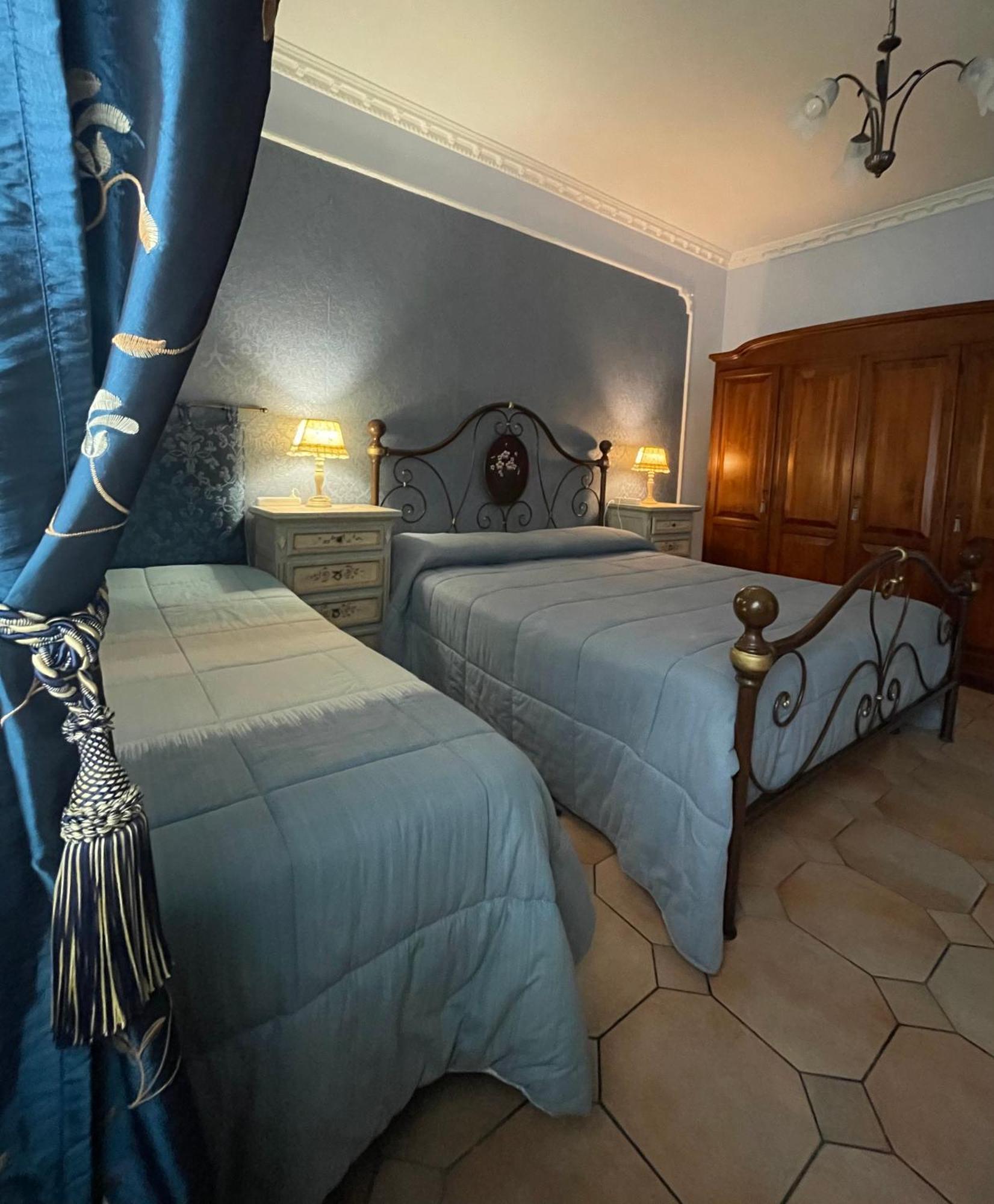 Villa Russo Калтанисета Екстериор снимка