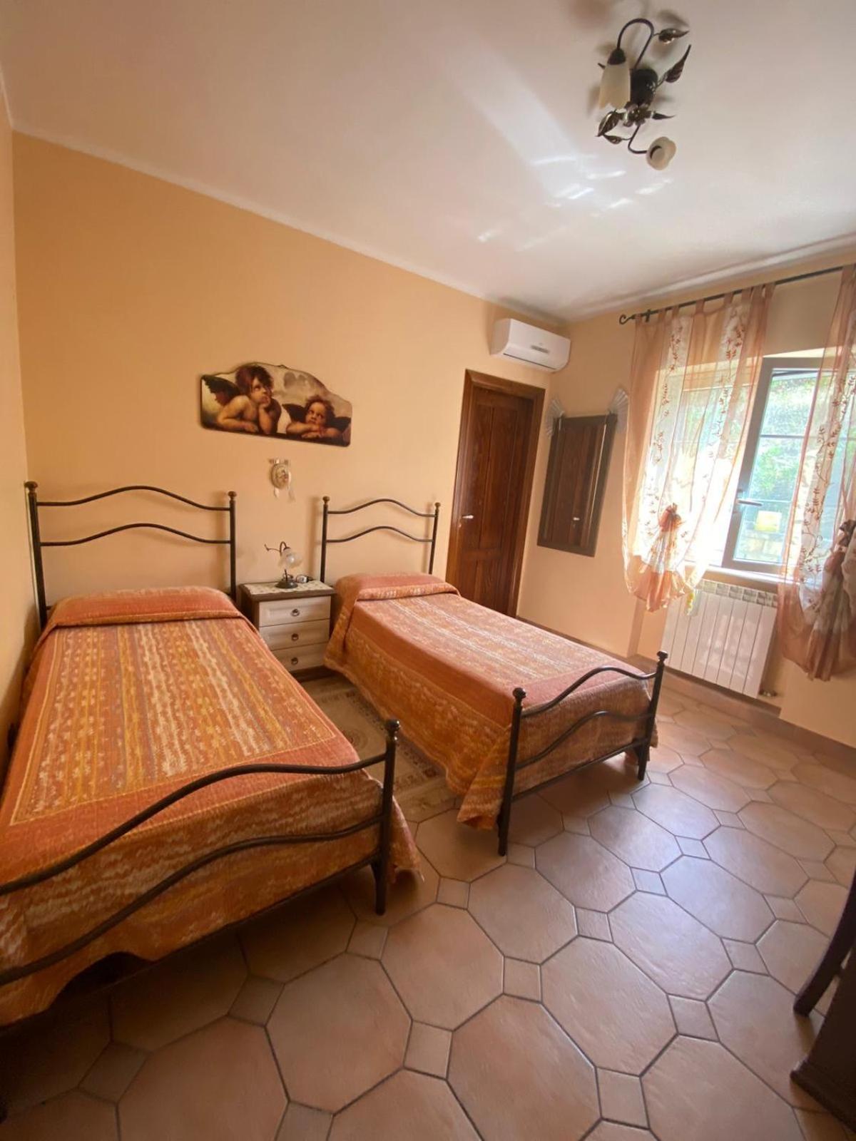 Villa Russo Калтанисета Екстериор снимка